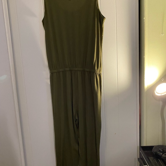 Elegant Olive Sleeveless Jumpsuit long - Picture 6 of 6